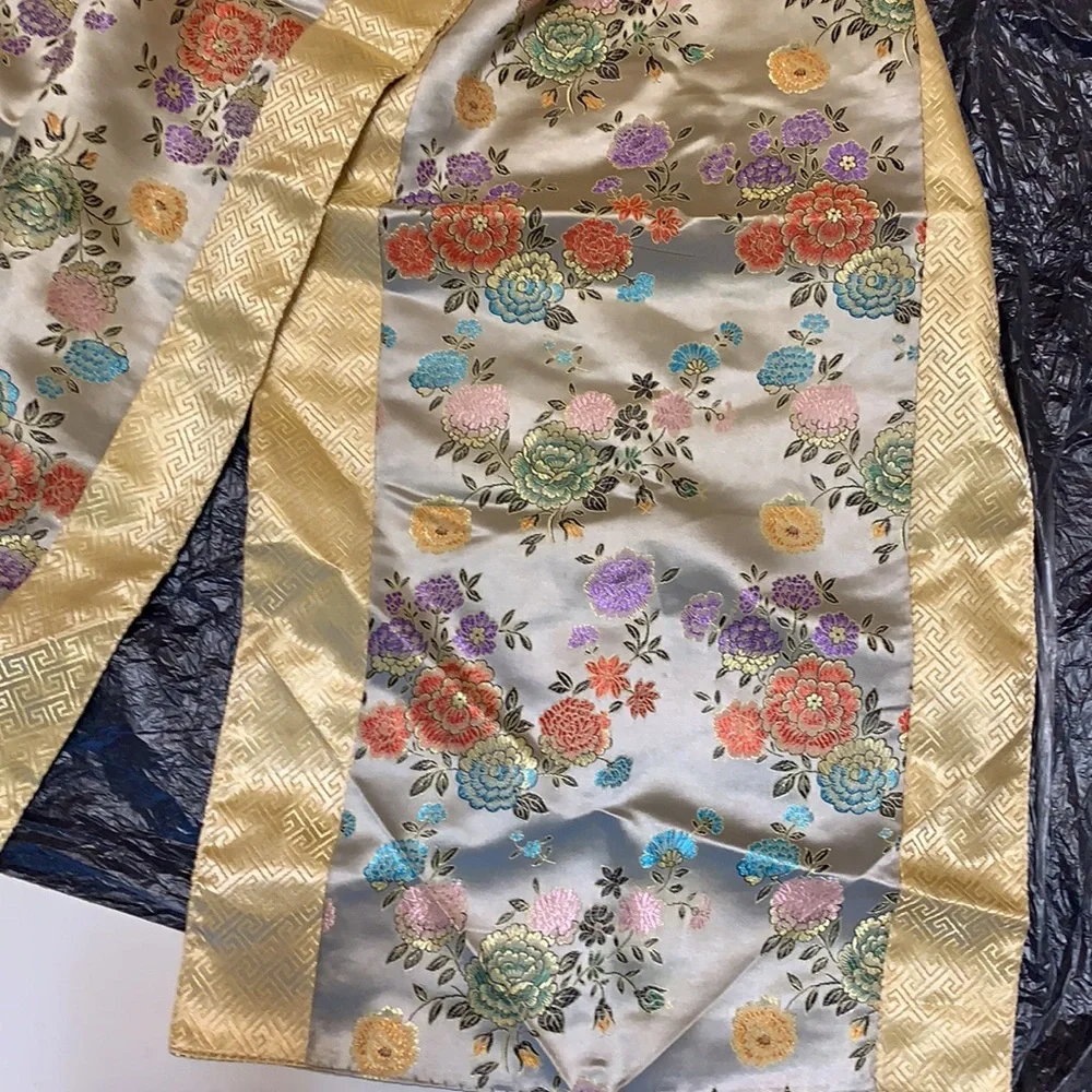 ELEGANT TABLE RUNNER ORIENTAL FLORAL FULLY LINED 74” LONG 15” WIDE